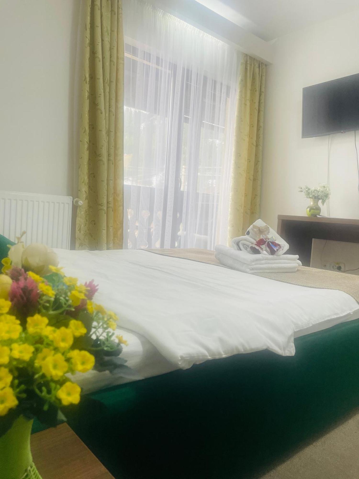 Casa Carmen Hotel Дорна Арини Екстериор снимка