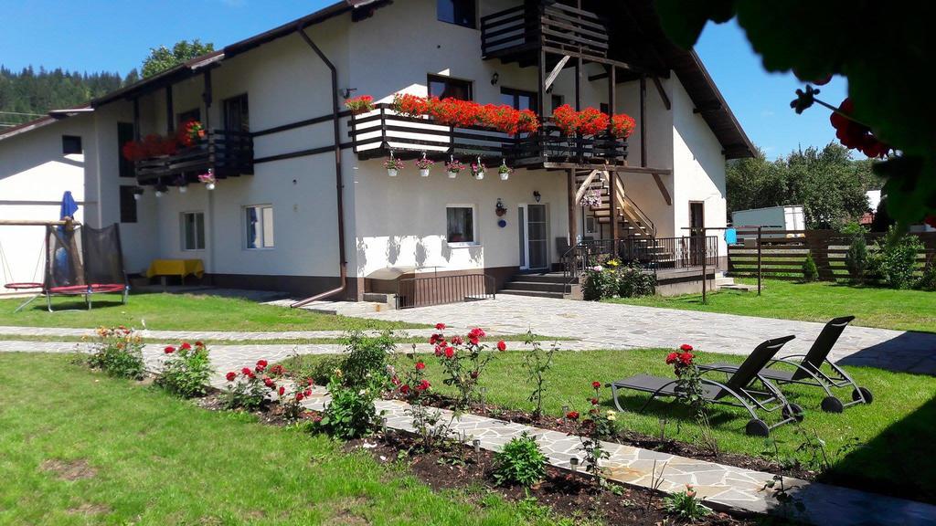 Casa Carmen Hotel Дорна Арини Екстериор снимка